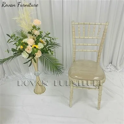 Cadeiras de casamento de madeira Chiavari